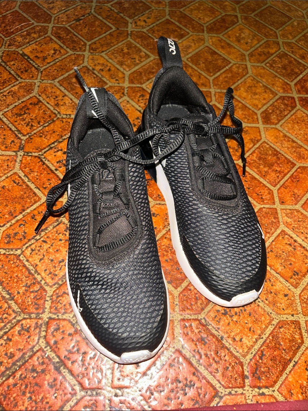 Girls 👧 Nike Black & White Nike Air 270 Sneakers